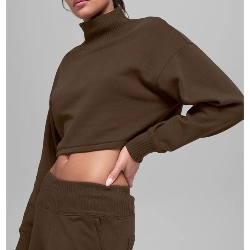 BEST SELLER Alo yoga cropped serenity coverup Alo yoga espresso